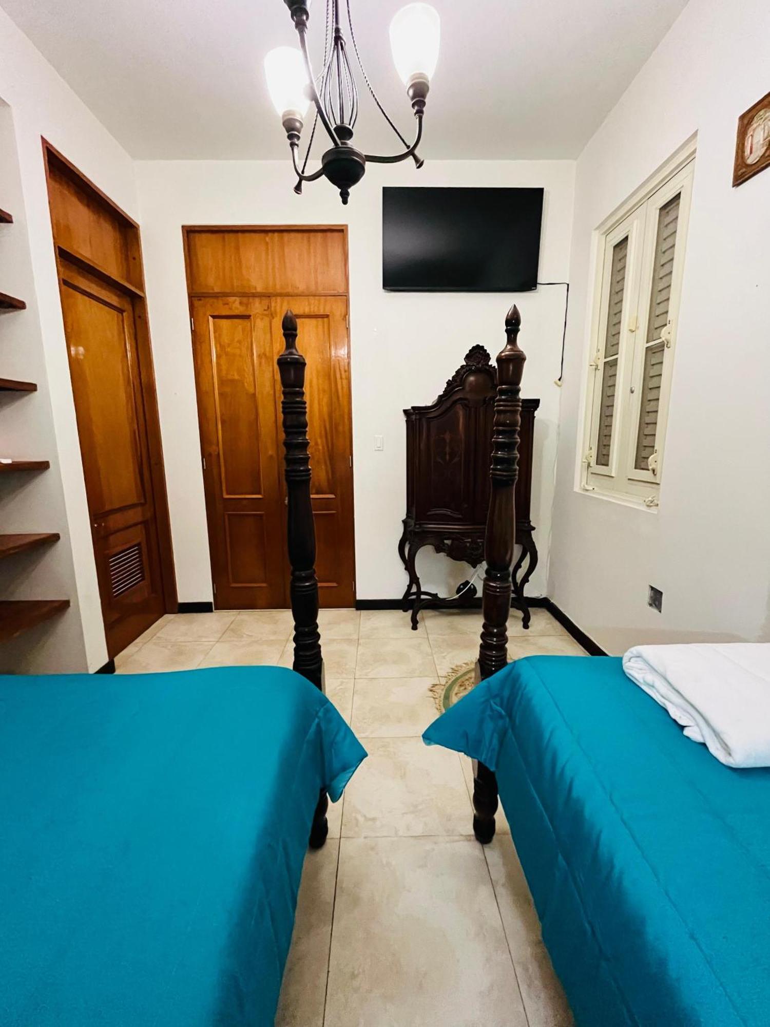 Hotel Libertad Lares Bagian luar foto